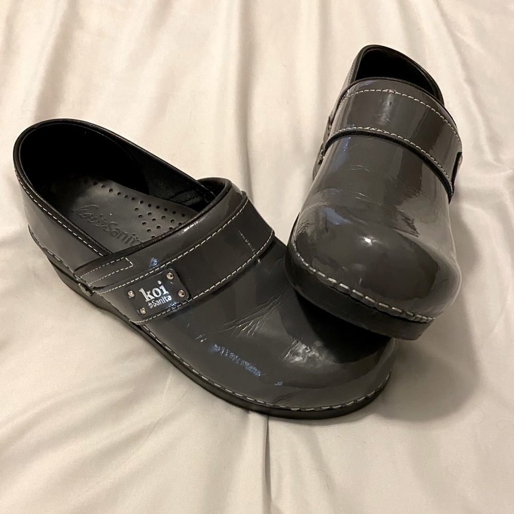 Koi by Sanita Lindsey Clogs - EEUC! Size 39